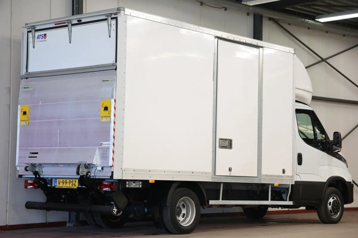 35C16 3.0 BAKWAGEN MEUBELBAK MET LAADKLEP ZIJDEUR