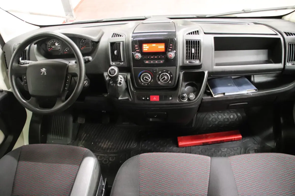 L2H2 DUBBEL CABINE DC 7 personen IMPERIAAL Peugeot Boxer L2H2 DUBBEL CABINE 7 personen met IMPERIAAL