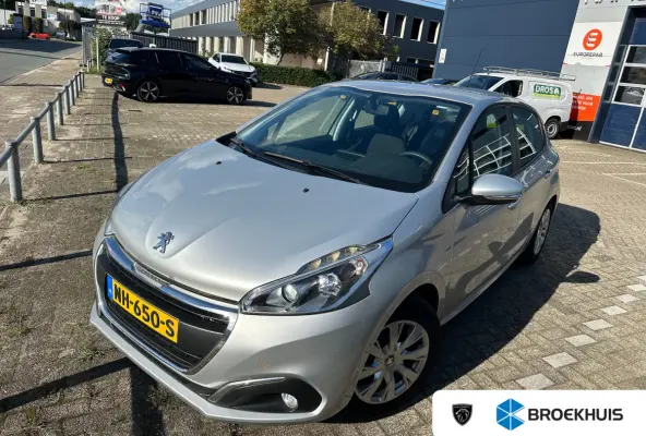 1.2 PureTech Blue Lion | Navigatie | Trekhaak | 1e eigenaar | Dealer Onderhouden | | Achterbank in delen neerklapbaar | Airco | Apple Carplay/Android Auto|telefoonintegratie premium