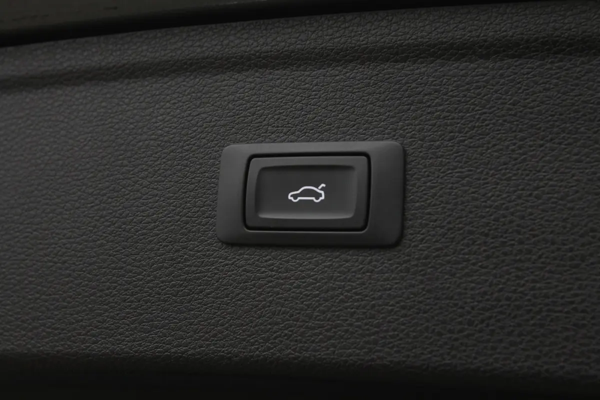 2.0 TFSI quattro I Aut. I S-Line I Pano.dak I Navi