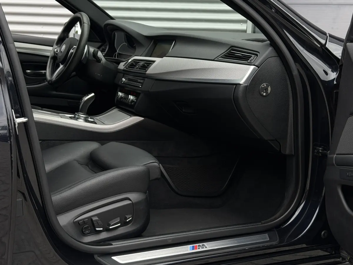 528i High Executive I Aut. I M-Pakket I Navi I Leder