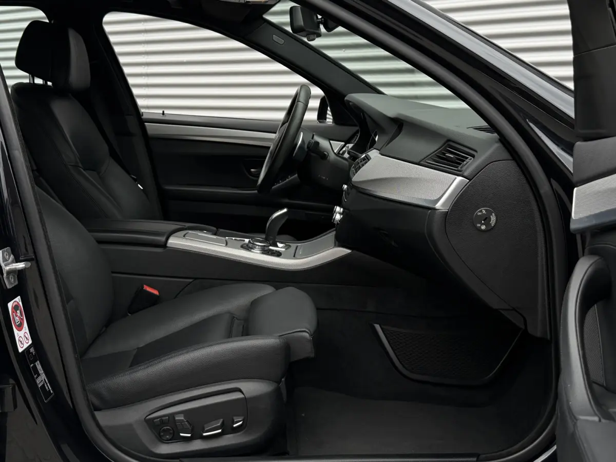 528i High Executive I Aut. I M-Pakket I Navi I Leder