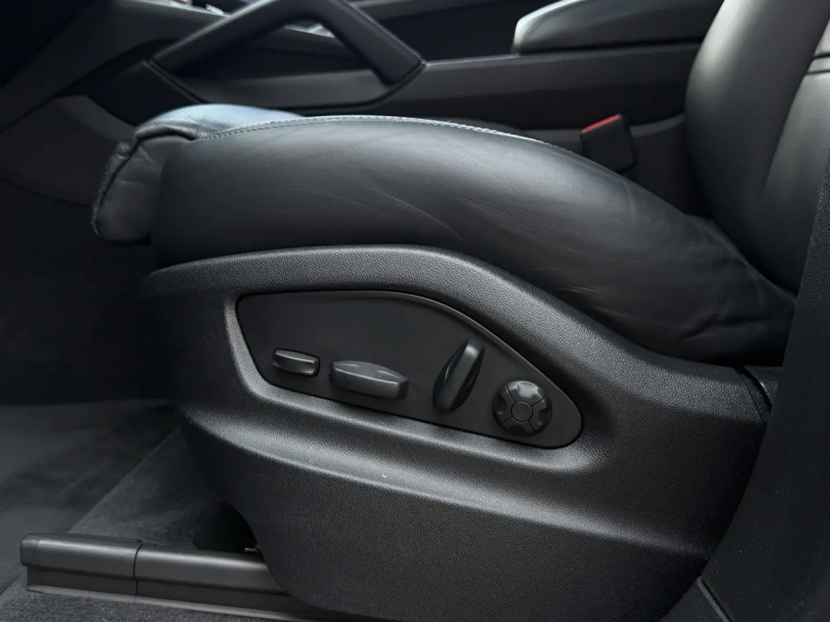 3.0 E-Hybrid I PHEV I Sport-Design Pakket I Pano.dak I Carplay I 42000 km