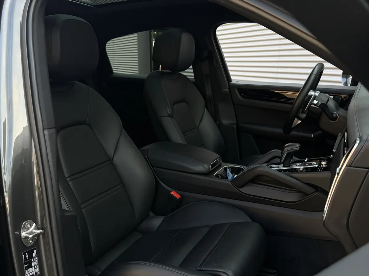 3.0 E-Hybrid I PHEV I Sport-Design Pakket I Pano.dak I Carplay I 42000 km