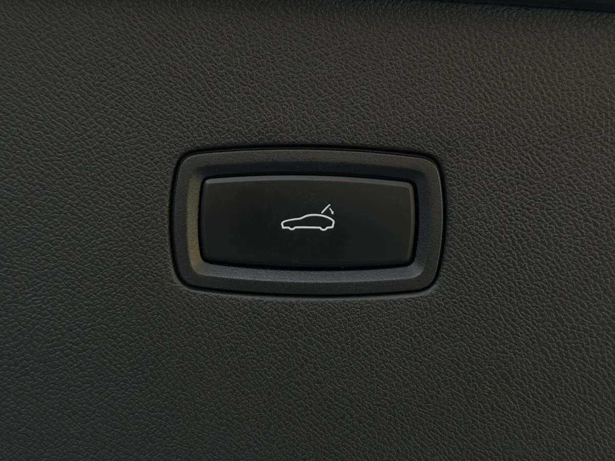 3.0 E-Hybrid I PHEV I Sport-Design Pakket I Pano.dak I Carplay I 42000 km