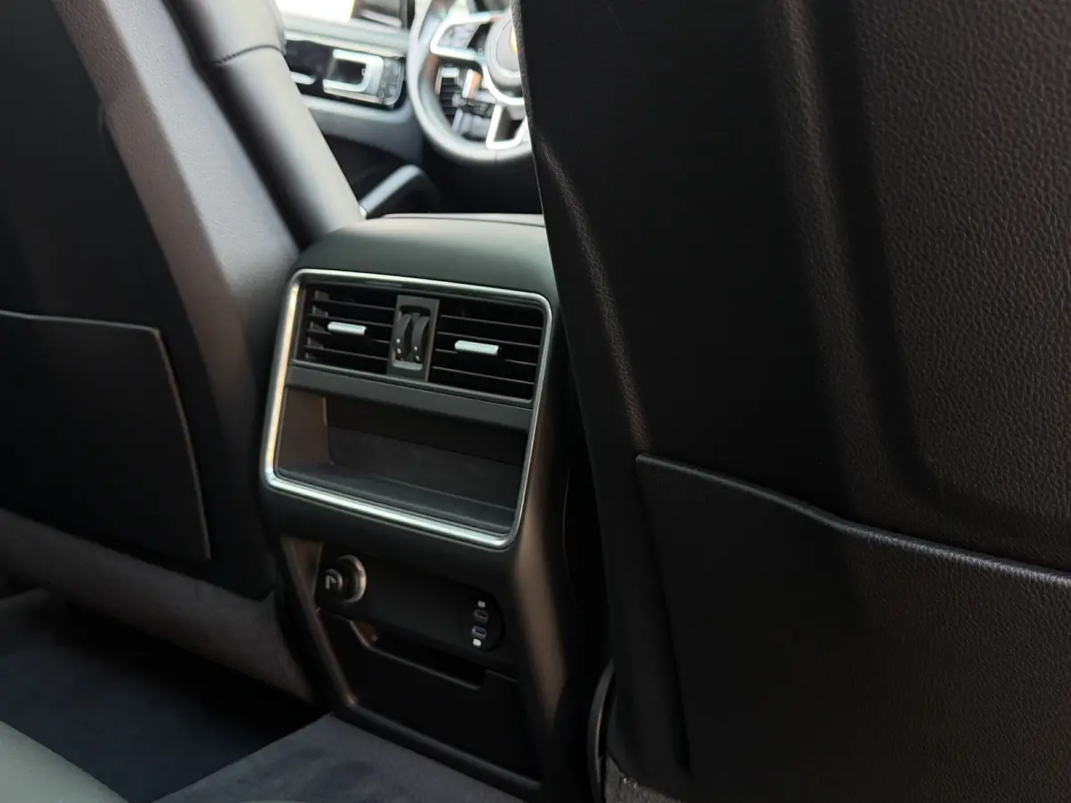 3.0 E-Hybrid I PHEV I Sport-Design Pakket I Pano.dak I Carplay I 42000 km