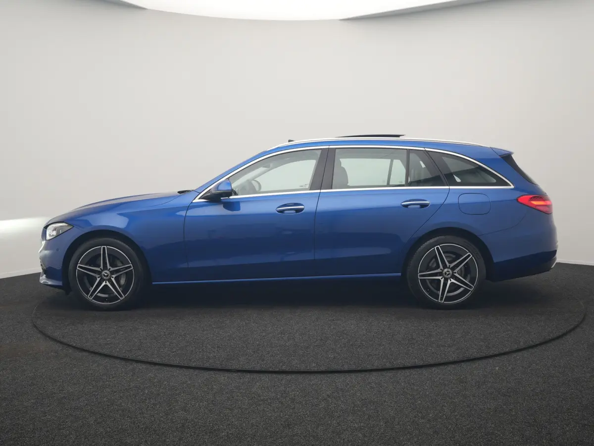 300 e Avantgarde PHEV 313pk Dealer O.H | Trekhaak Af Fabriek | Panodak | Adaptive Cruise | Head Up | 360 Camera | Digital LED | Lederen Sportstoelen Verwarmd | Keyless | Sfeerverlichting | A