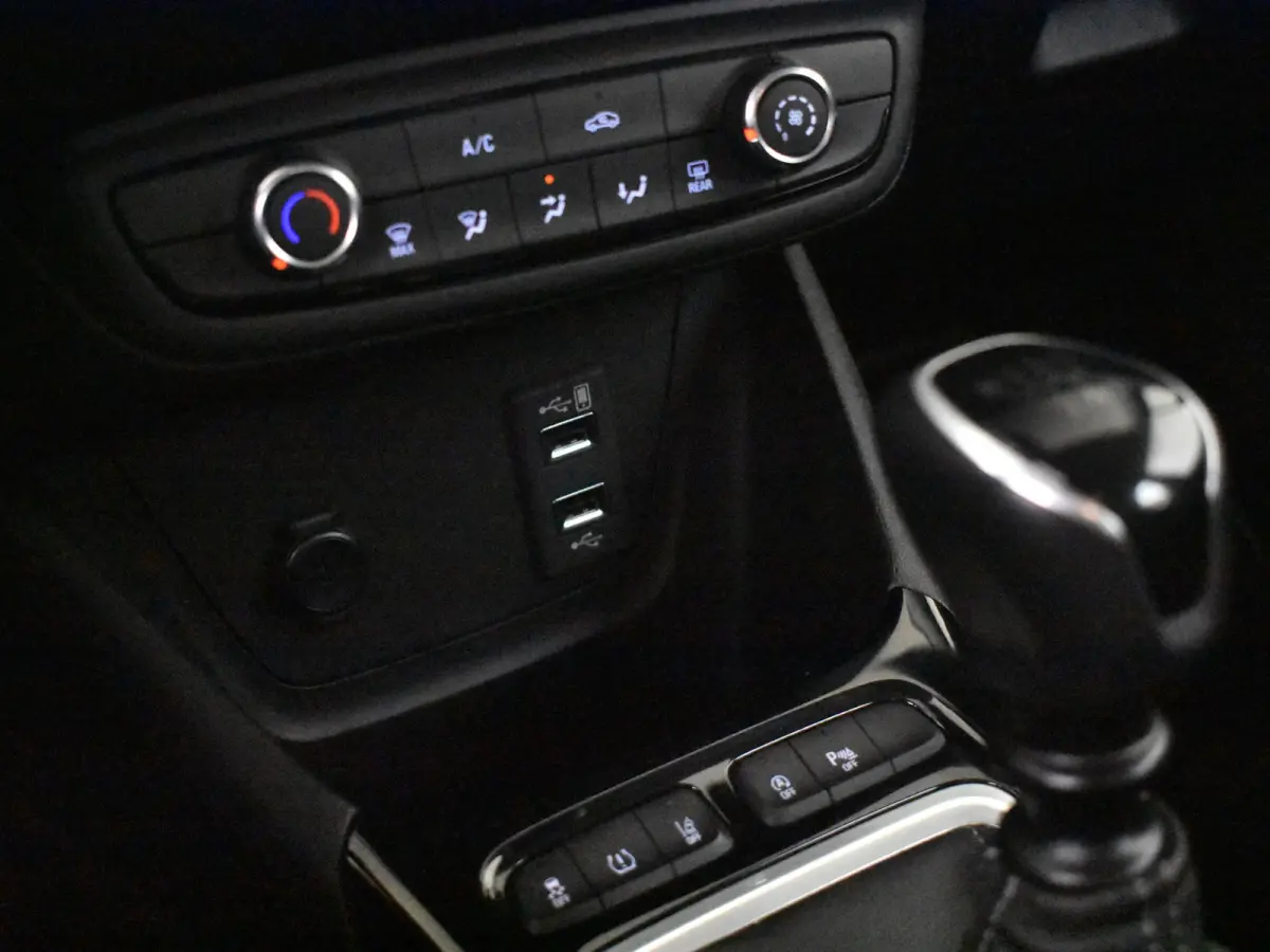 1.2 Turbo Edition l 1e Eigenaar l Climate Control l Camera l Parkeersensoren l Cr Control l Apple Car play / Android l