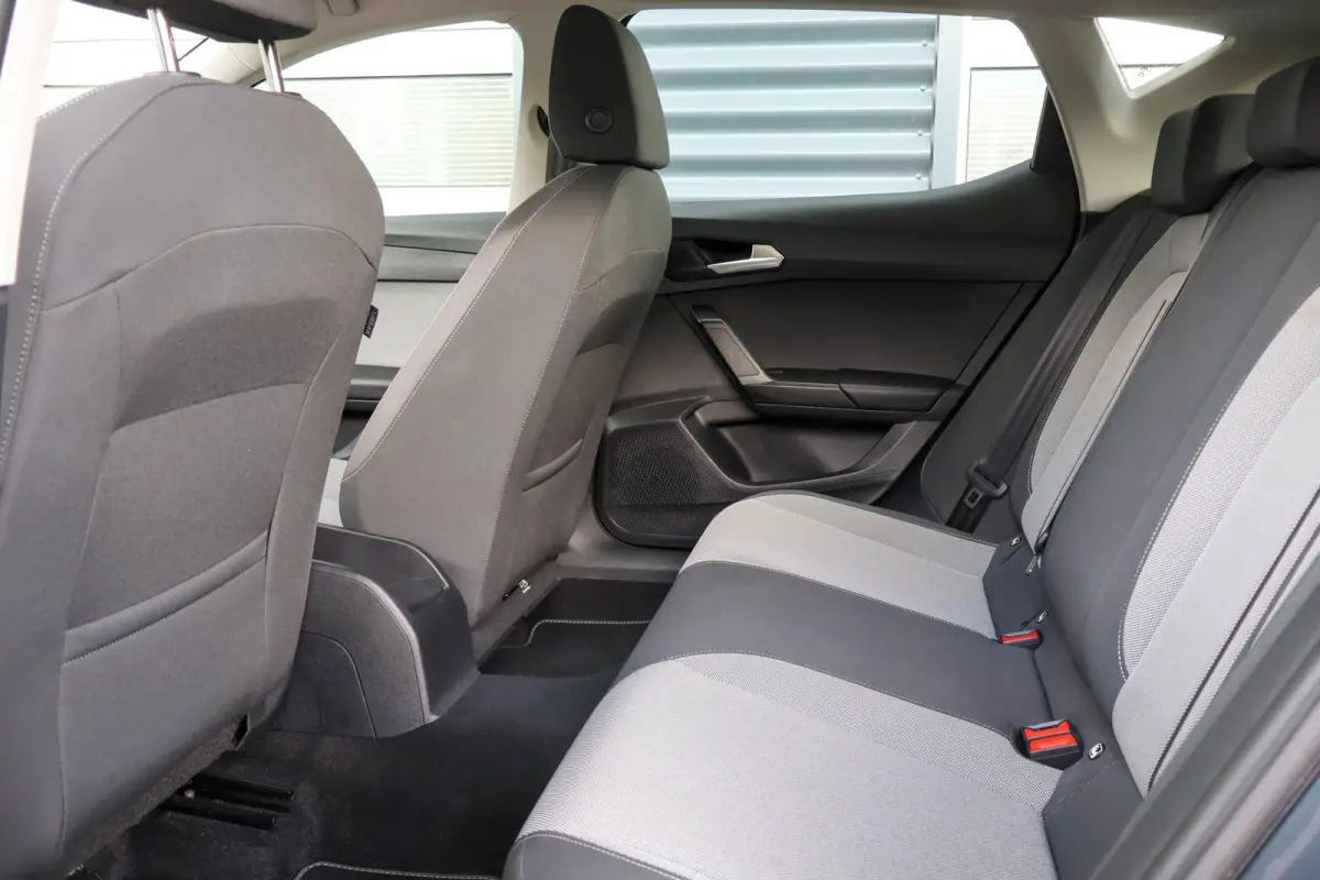 1.0 TSI 110pk Style | All Seasonbanden | Parkeersensoren Achter | Apple CarPlay/ Android Auto | Airco Automatische | Cruise Control