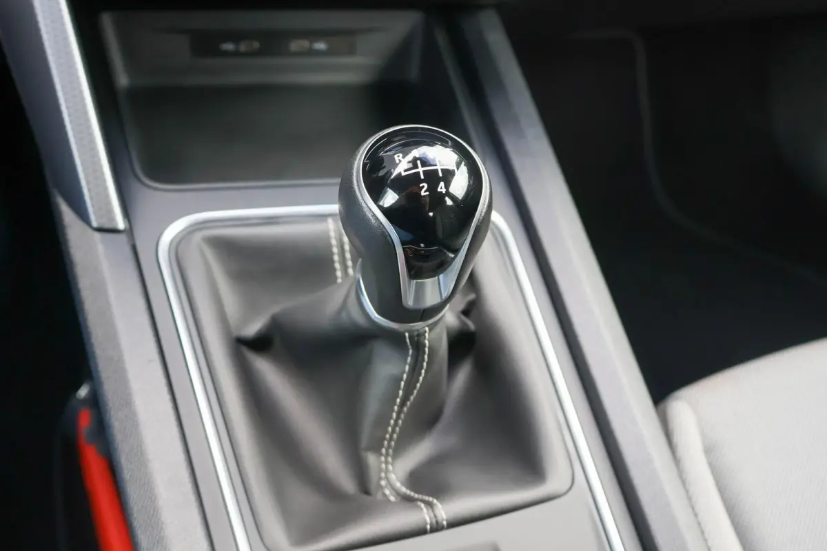 1.0 TSI 110pk Style | All Seasonbanden | Parkeersensoren Achter | Apple CarPlay/ Android Auto | Airco Automatische | Cruise Control