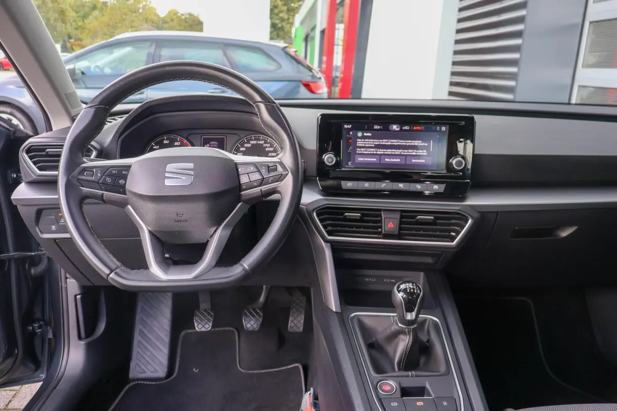 1.0 TSI 110pk Style | All Seasonbanden | Parkeersensoren Achter | Apple CarPlay/ Android Auto | Airco Automatische | Cruise Control