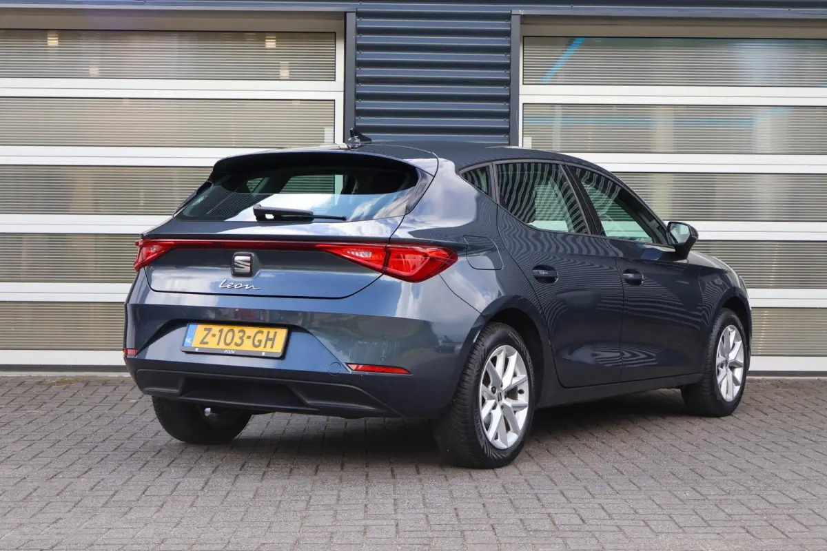 1.0 TSI 110pk Style | All Seasonbanden | Parkeersensoren Achter | Apple CarPlay/ Android Auto | Airco Automatische | Cruise Control