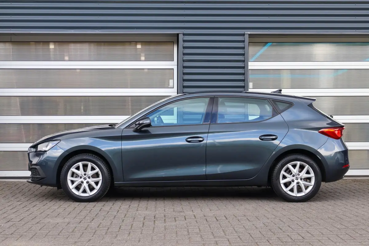 1.0 TSI 110pk Style | All Seasonbanden | Parkeersensoren Achter | Apple CarPlay/ Android Auto | Airco Automatische | Cruise Control