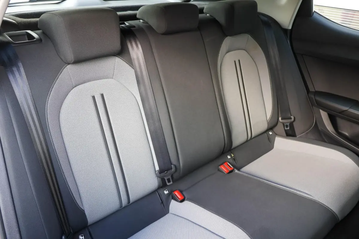 1.0 TSI 110pk Style | All Seasonbanden | Parkeersensoren Achter | Apple CarPlay/ Android Auto | Airco Automatische | Cruise Control