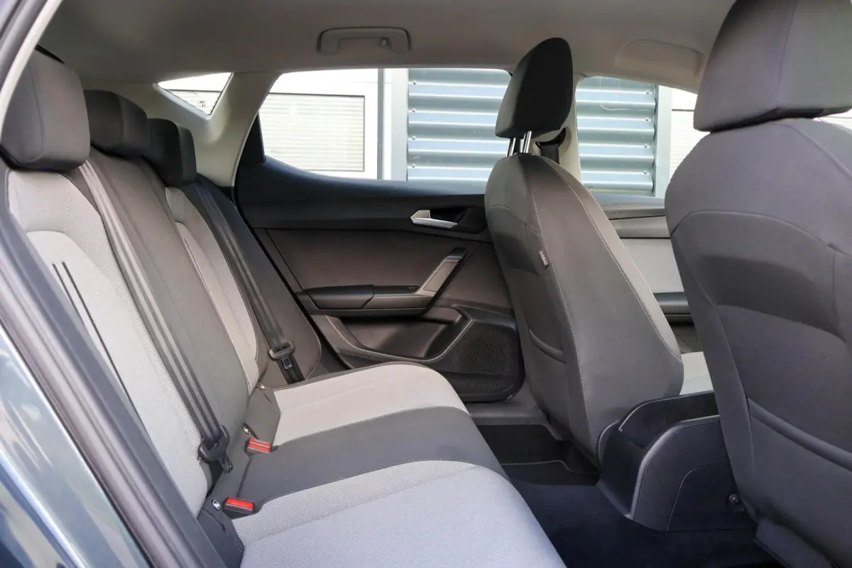 1.0 TSI 110pk Style | All Seasonbanden | Parkeersensoren Achter | Apple CarPlay/ Android Auto | Airco Automatische | Cruise Control
