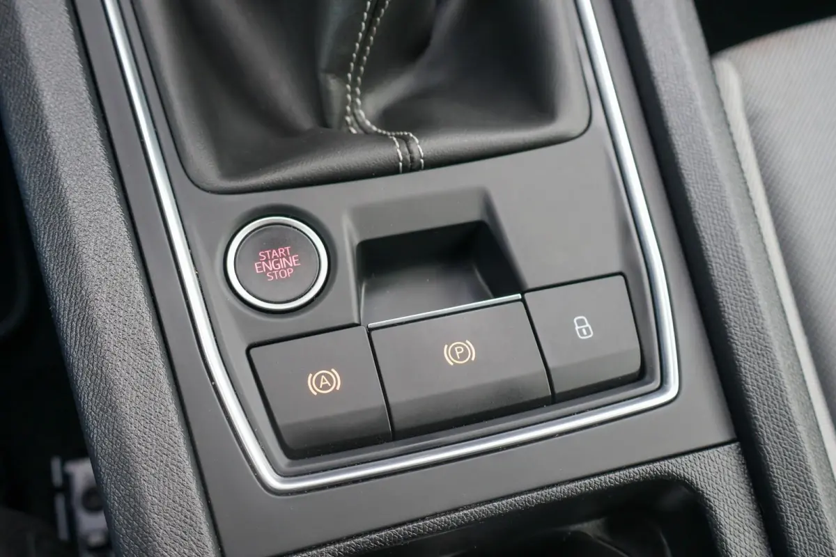 1.0 TSI 110pk Style | All Seasonbanden | Parkeersensoren Achter | Apple CarPlay/ Android Auto | Airco Automatische | Cruise Control