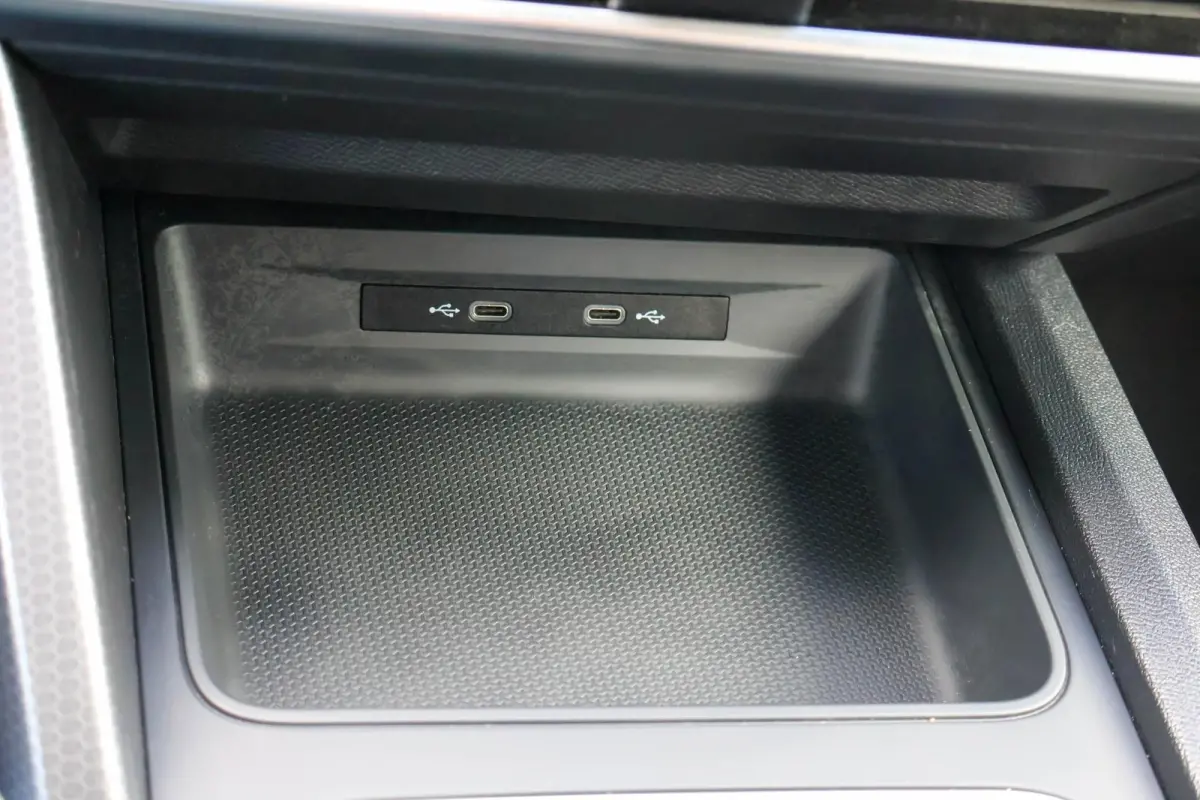 1.0 TSI 110pk Style | All Seasonbanden | Parkeersensoren Achter | Apple CarPlay/ Android Auto | Airco Automatische | Cruise Control