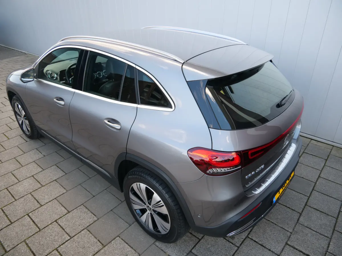 250 Business Line 67 kWh 190 Pk Automaat Navi / DAB / Camera / Trekhaak / SOH 97,5%