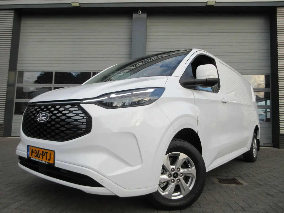 Cust. 340 L2, Limited, 71kWh, 218pk, Carplay, Camera, 3-Zits, Stoelverwarming.