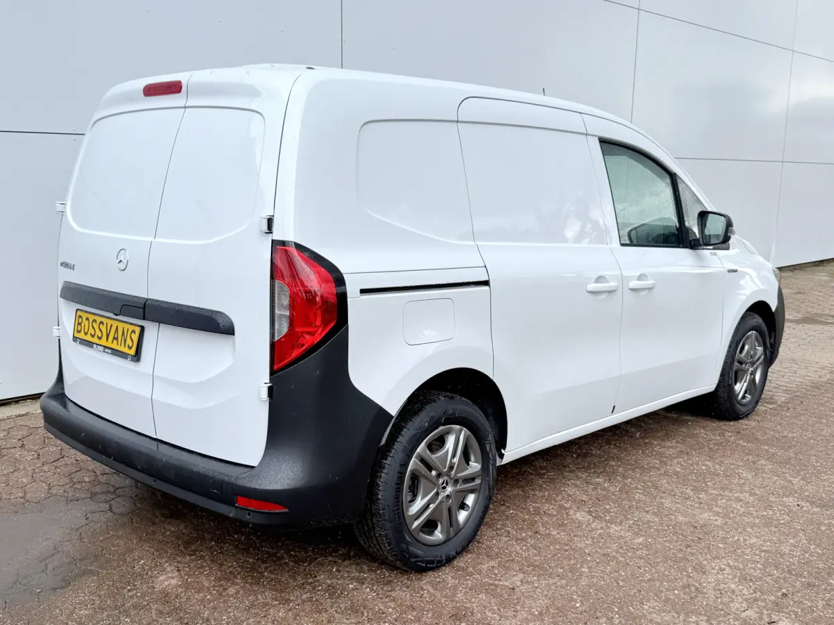 Pro 51kWh 122PK Nieuw! L1 Elektrisch 300km WLTP 75KW Snelladen Climate Control THERMOTRONIC Cruise Control Carplay Camera Parkeersensoren Achter