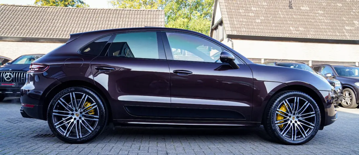 3.6 Turbo Exclusive Performance Edition 441PK | Dealer onderhouden | Mahagoni Metallic | Sport uitlaat | ACC | Pano