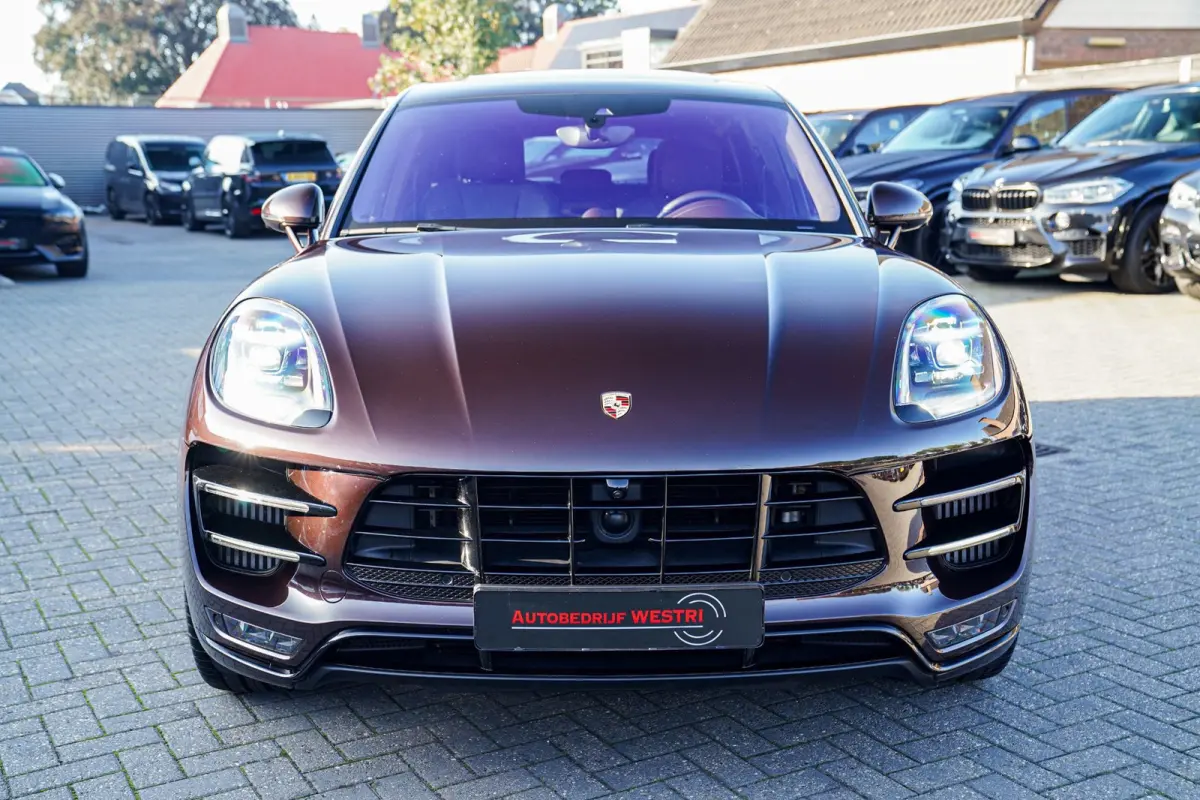 3.6 Turbo Exclusive Performance Edition 441PK | Dealer onderhouden | Mahagoni Metallic | Sport uitlaat | ACC | Pano