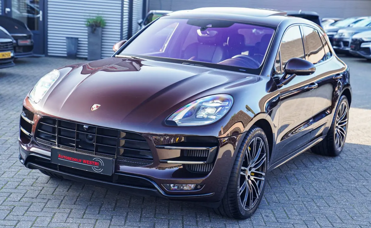 3.6 Turbo Exclusive Performance Edition 441PK | Dealer onderhouden | Mahagoni Metallic | Sport uitlaat | ACC | Pano
