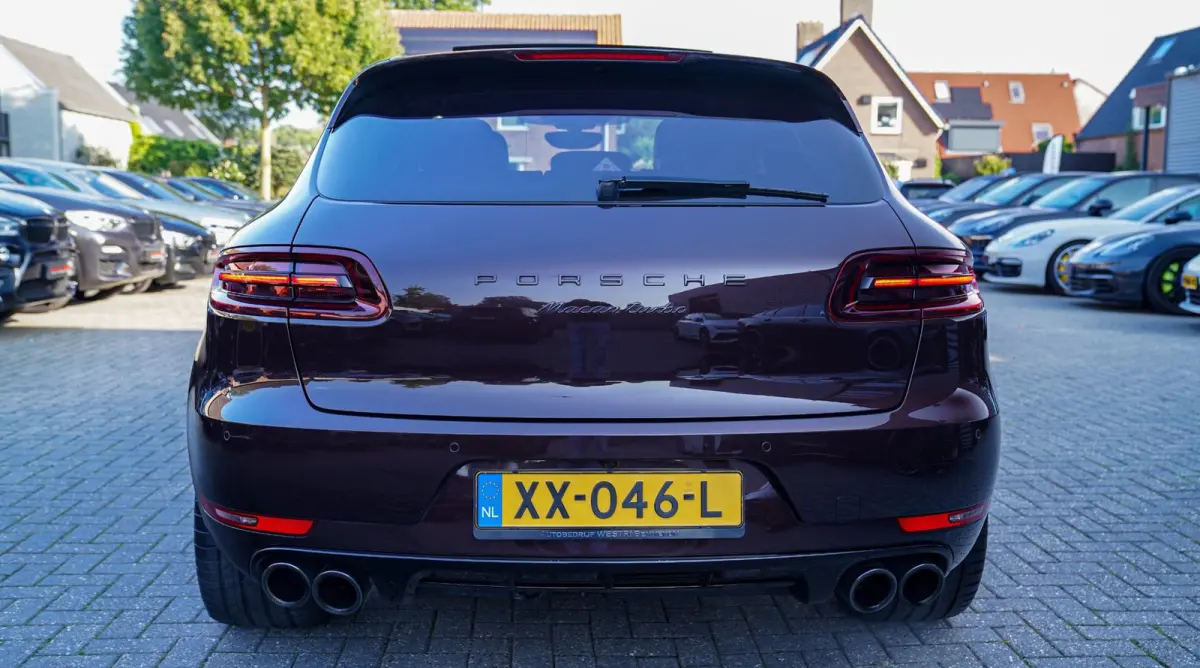 3.6 Turbo Exclusive Performance Edition 441PK | Dealer onderhouden | Mahagoni Metallic | Sport uitlaat | ACC | Pano