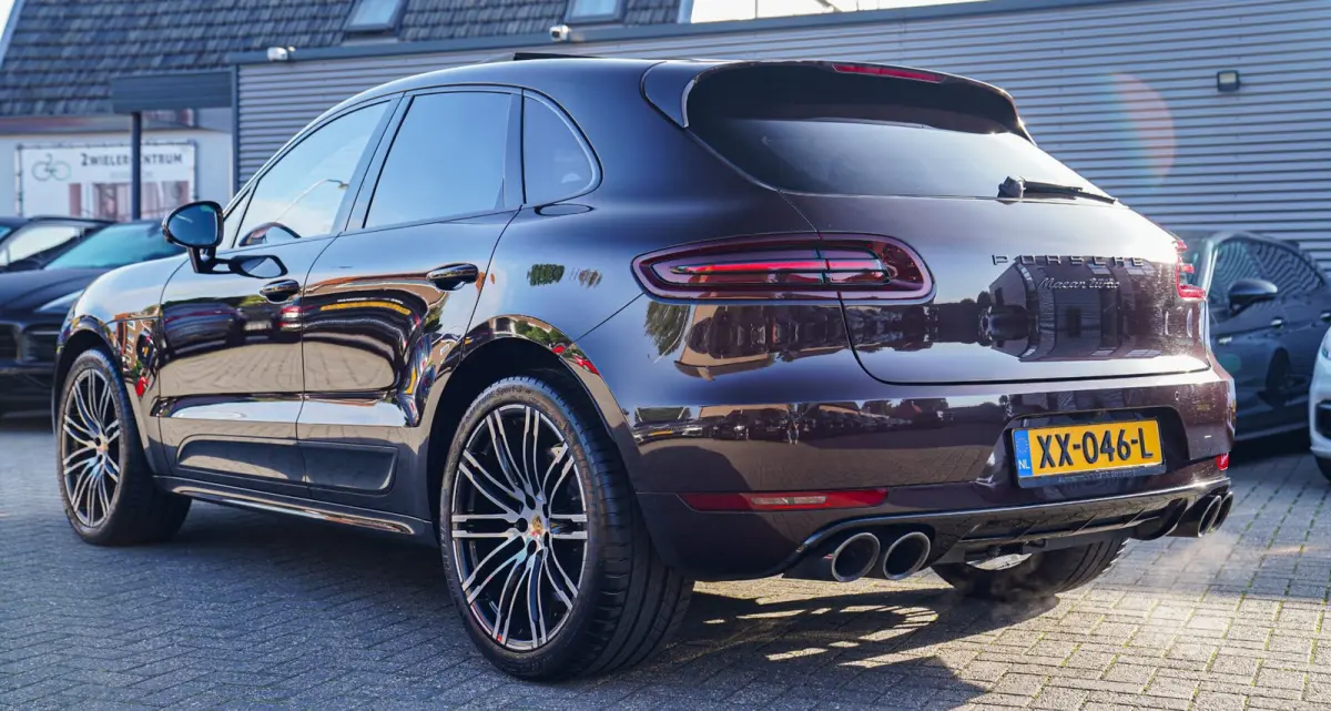 3.6 Turbo Exclusive Performance Edition 441PK | Dealer onderhouden | Mahagoni Metallic | Sport uitlaat | ACC | Pano
