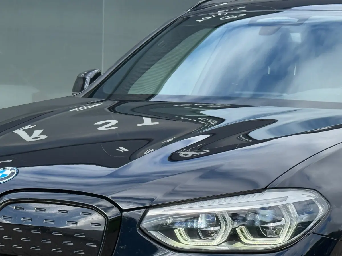 High Executive 80 kWh 95% SOH Shadow Line
