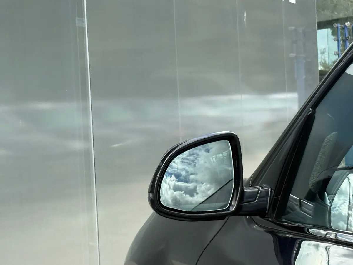 High Executive 80 kWh 95% SOH Shadow Line
