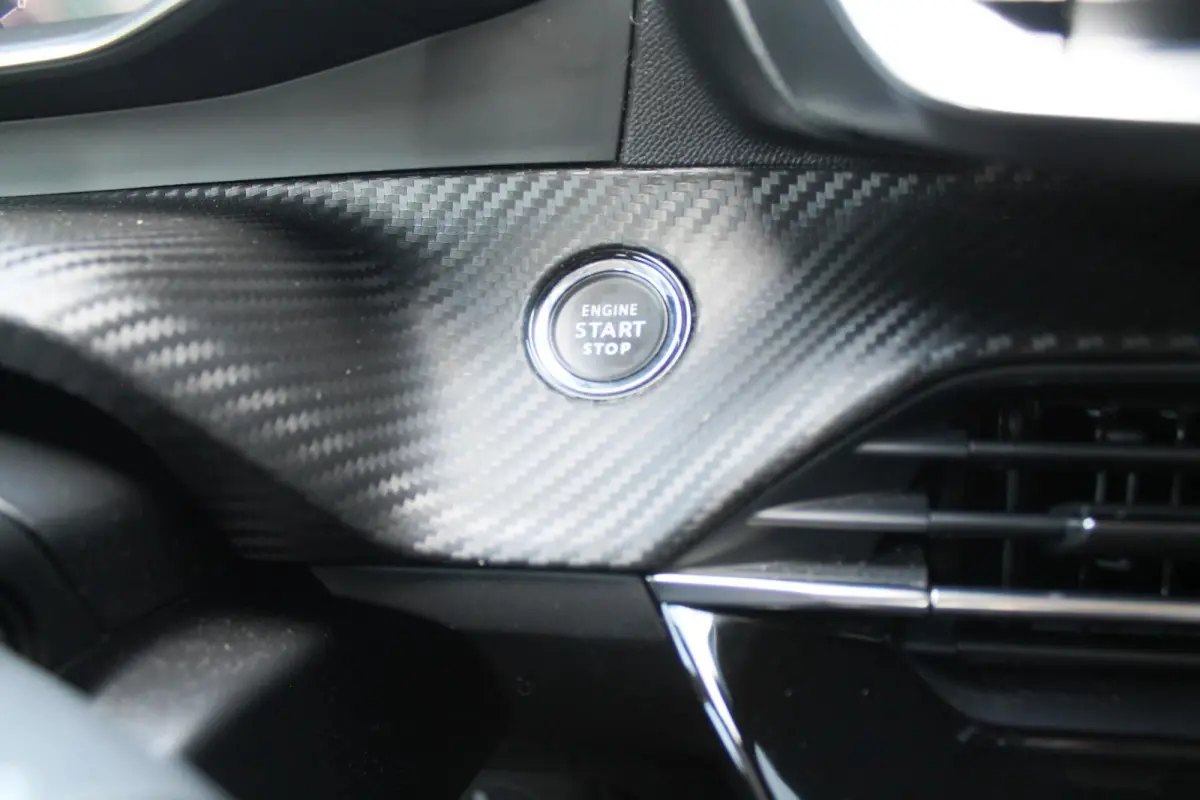 1.2 PureTech Allure | 3D cockpit | Camera | Carplay | Clima