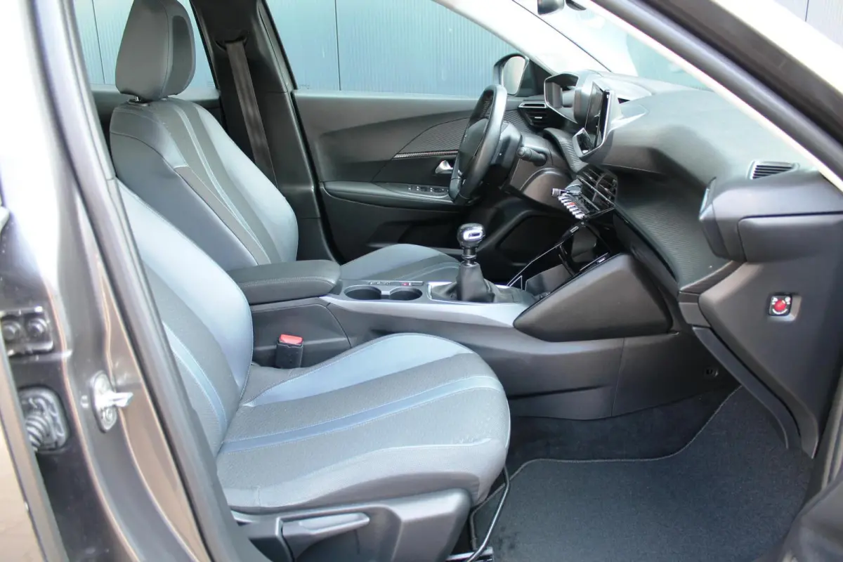 1.2 PureTech Allure | 3D cockpit | Camera | Carplay | Clima