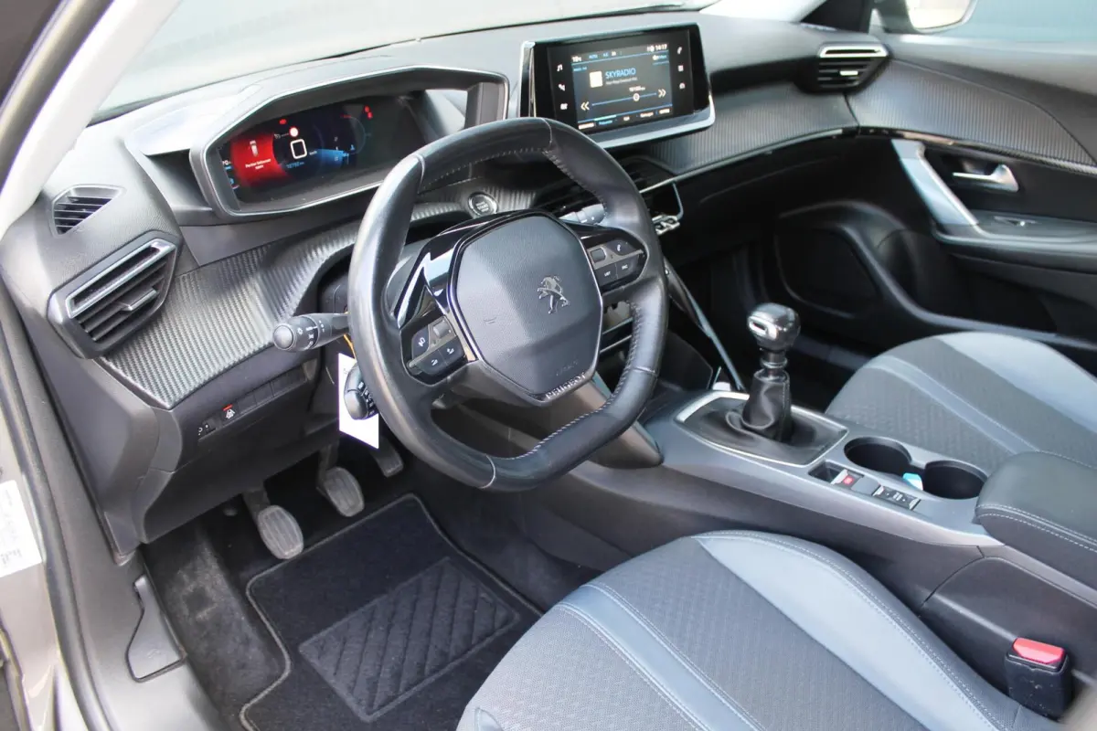 1.2 PureTech Allure | 3D cockpit | Camera | Carplay | Clima