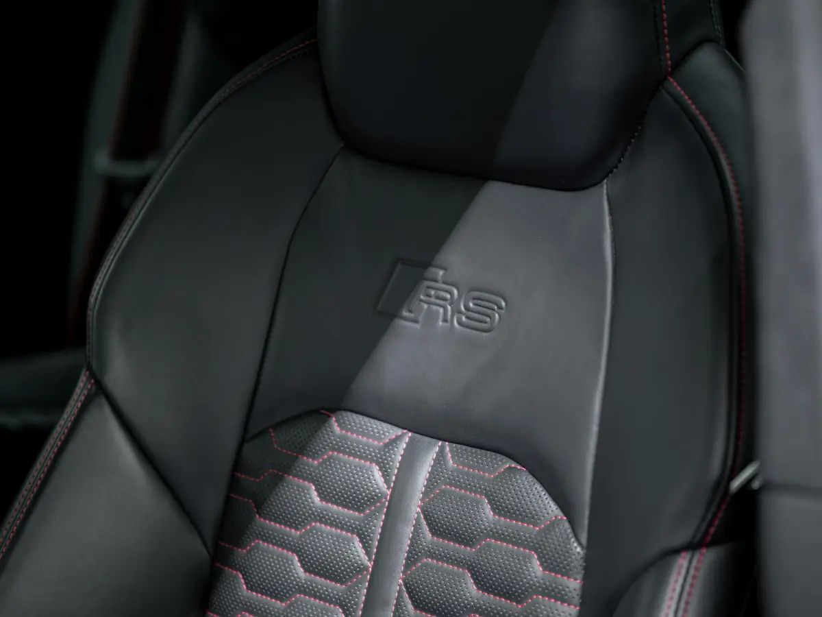 RS 6 TFSI quattro | Keramisch | Dynamic plus | Trekhaak | ABT velgen | ACC | B&O | 360° |