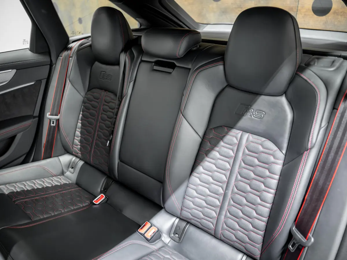 RS 6 TFSI quattro | Keramisch | Dynamic plus | Trekhaak | ABT velgen | ACC | B&O | 360° |