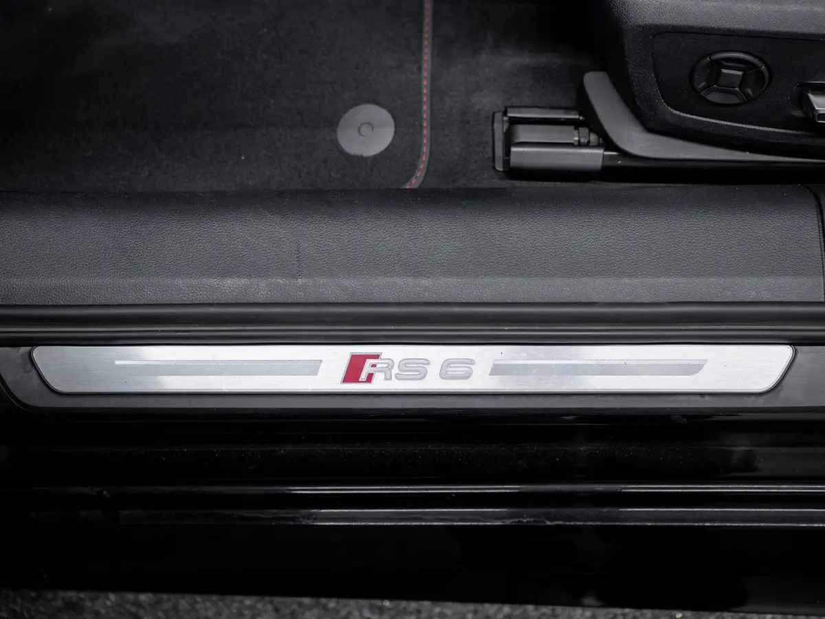 RS 6 TFSI quattro | Keramisch | Dynamic plus | Trekhaak | ABT velgen | ACC | B&O | 360° |