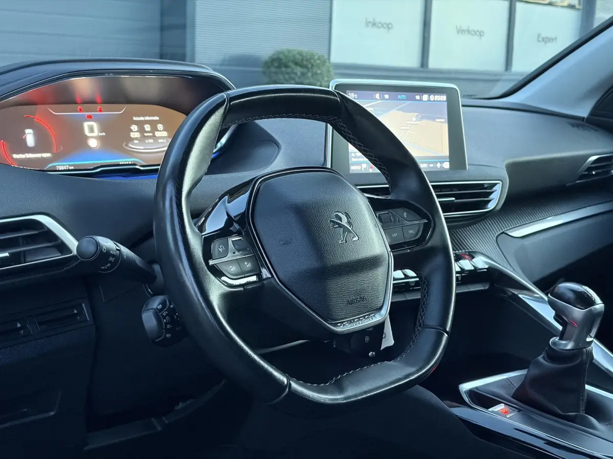 1.2 PureTech Active ✓D-riem vv in 2023✓360° Camera✓Carplay✓Navi✓131pk✓Clima✓Cruise✓Trekhaak✓Bj 11-2019✓Lm velgen✓6 Bak✓Pdc✓N.A.P✓Apk tot 06-2027