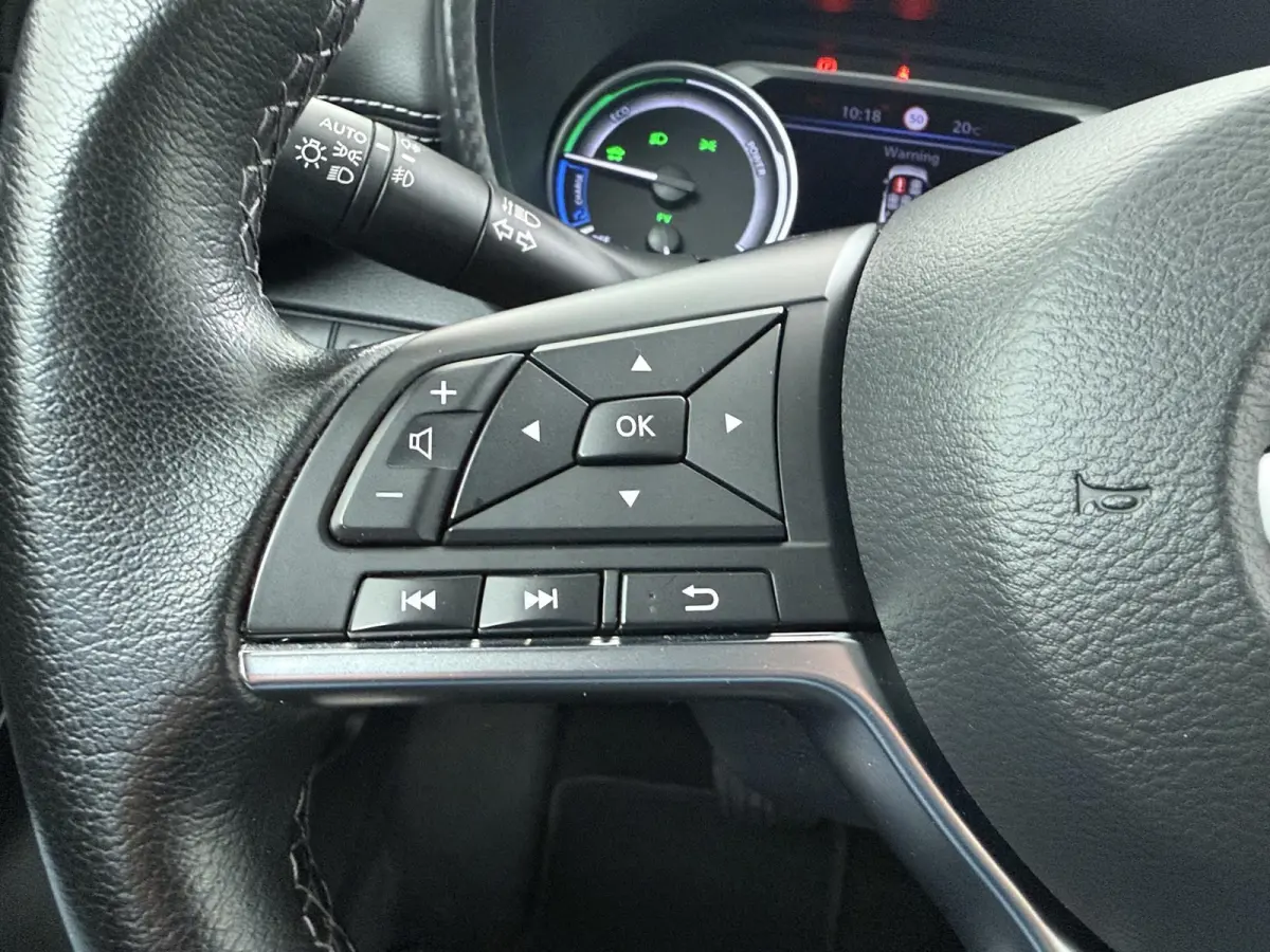 1.6 Hybrid N-Connecta | Parkeercamera | Navigatie |