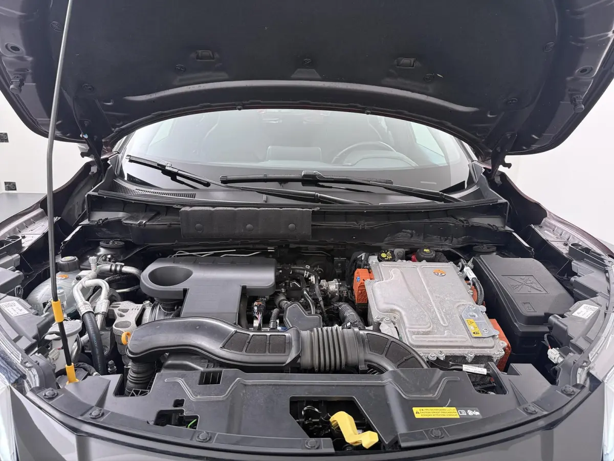 1.6 Hybrid N-Connecta | Parkeercamera | Navigatie |