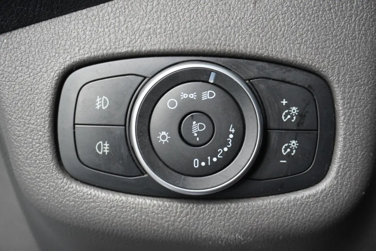 1.5 EcoBlue 100PK EURO 6 - Airco - Cruise - €10.900,- Excl.