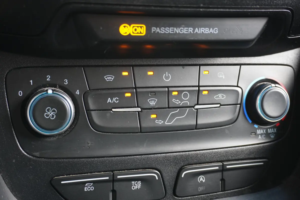 1.5 EcoBlue 100PK EURO 6 - Airco - Cruise - €10.900,- Excl.