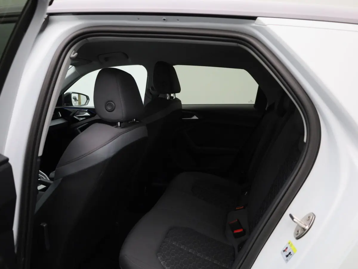 30 TFSI S edition 116 PK | S-line | Automaat | Camera | Apple Carplay | Android Auto | Cruise Control | Climate Control | Keyless | Sfeerverlichting | Lichtmetalen velgen |