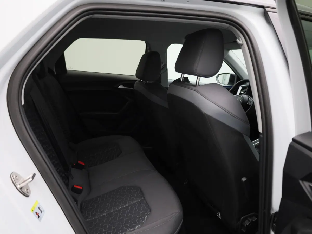 30 TFSI S edition 116 PK | S-line | Automaat | Camera | Apple Carplay | Android Auto | Cruise Control | Climate Control | Keyless | Sfeerverlichting | Lichtmetalen velgen |