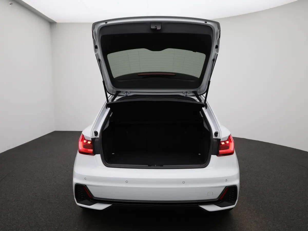30 TFSI S edition 116 PK | S-line | Automaat | Camera | Apple Carplay | Android Auto | Cruise Control | Climate Control | Keyless | Sfeerverlichting | Lichtmetalen velgen |