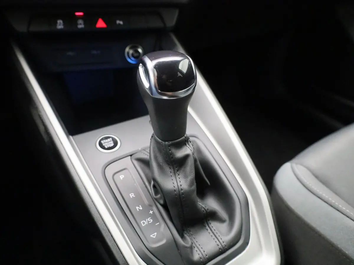 30 TFSI S edition 116 PK | S-line | Automaat | Camera | Apple Carplay | Android Auto | Cruise Control | Climate Control | Keyless | Sfeerverlichting | Lichtmetalen velgen |
