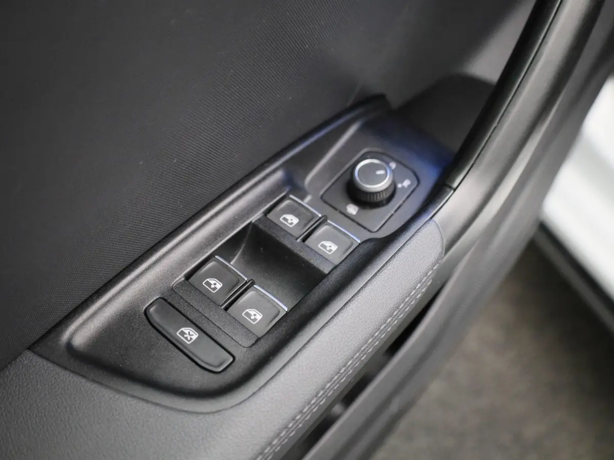 30 TFSI S edition 116 PK | S-line | Automaat | Camera | Apple Carplay | Android Auto | Cruise Control | Climate Control | Keyless | Sfeerverlichting | Lichtmetalen velgen |
