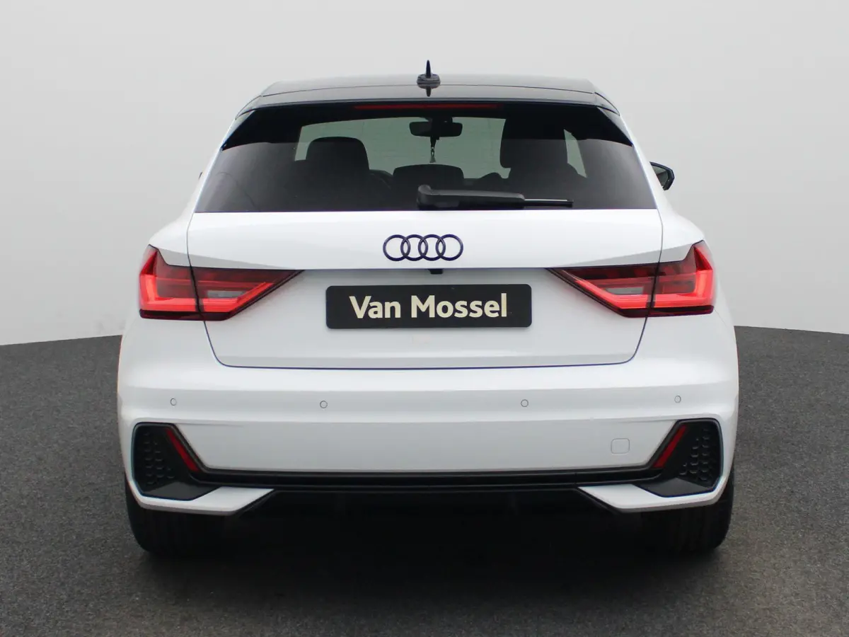 30 TFSI S edition 116 PK | S-line | Automaat | Camera | Apple Carplay | Android Auto | Cruise Control | Climate Control | Keyless | Sfeerverlichting | Lichtmetalen velgen |
