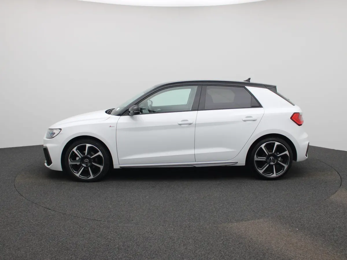 30 TFSI S edition 116 PK | S-line | Automaat | Camera | Apple Carplay | Android Auto | Cruise Control | Climate Control | Keyless | Sfeerverlichting | Lichtmetalen velgen |