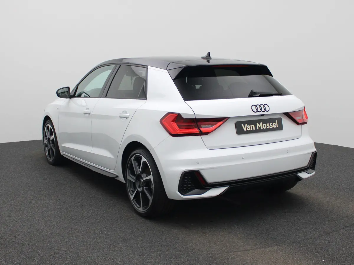 30 TFSI S edition 116 PK | S-line | Automaat | Camera | Apple Carplay | Android Auto | Cruise Control | Climate Control | Keyless | Sfeerverlichting | Lichtmetalen velgen |